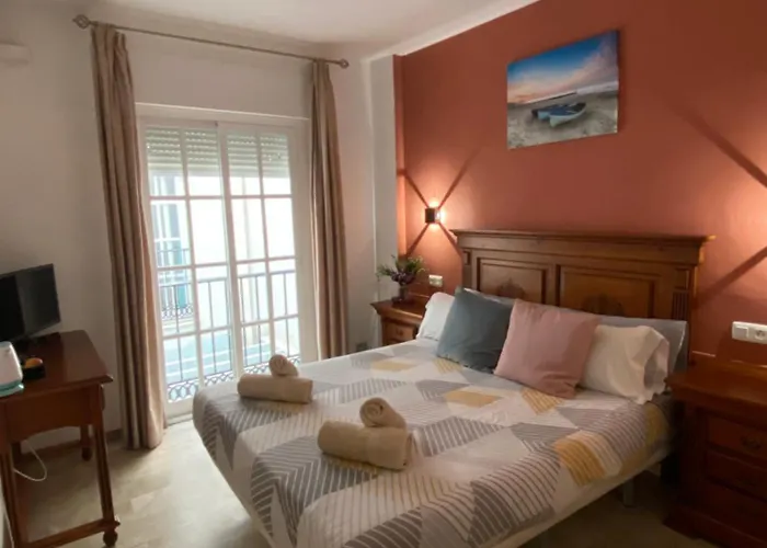 Montys Albergue Nerja